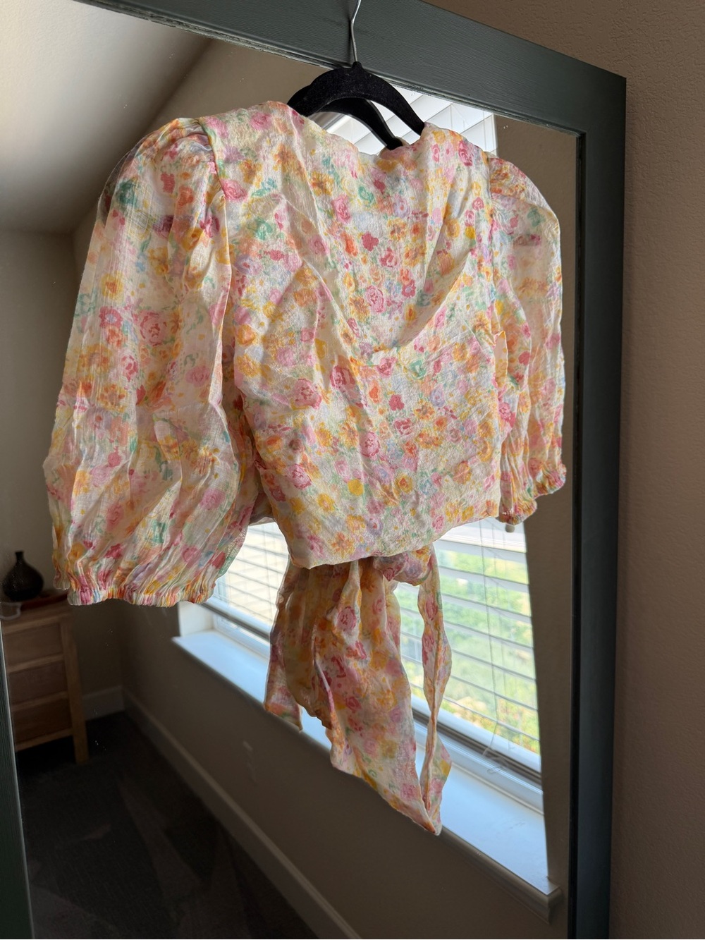 MINKPINK Floral Tie Front Puff Sleeve Crop Top Pastel Yellow & Pink - Picture 4 of 5